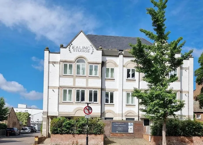 Roomspace Serviced Apartments- Walpole Court