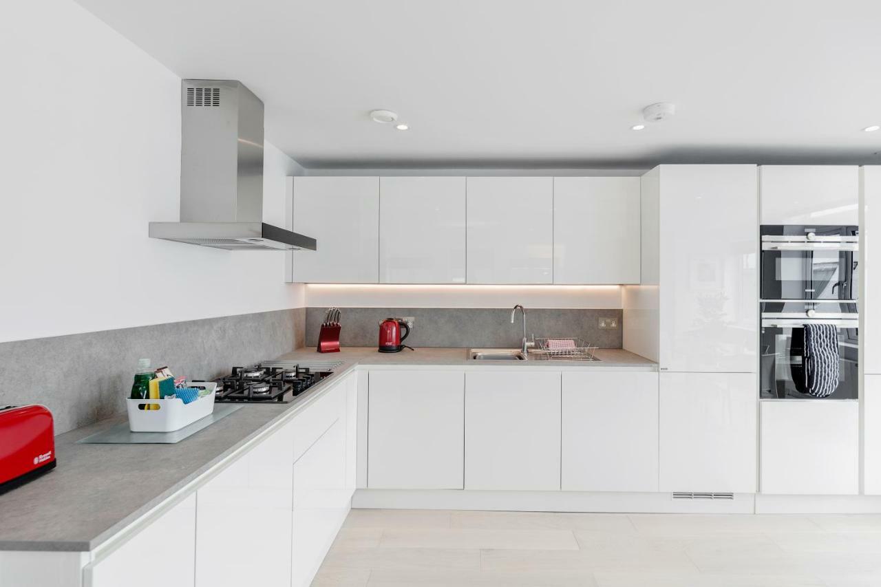 Roomspace Serviced Apartments- Walpole Court Apartment Ealing