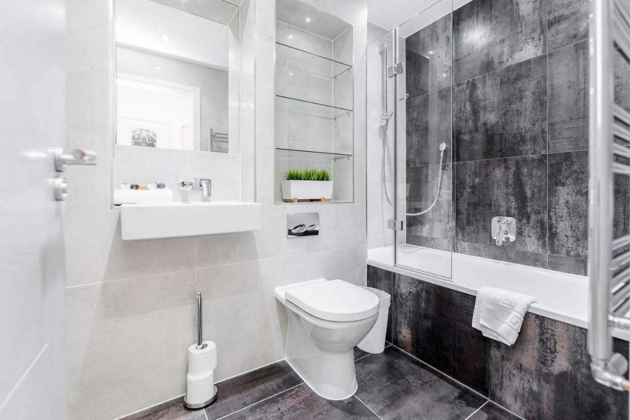 Roomspace Serviced Apartments- Walpole Court Apartment Ealing
